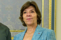 Глава МИД Франции призвала к диалогу с Москвой