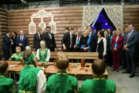 Матвиенко показали экспозицию «Нижний Новгород &mdash; столица детского туризма России»