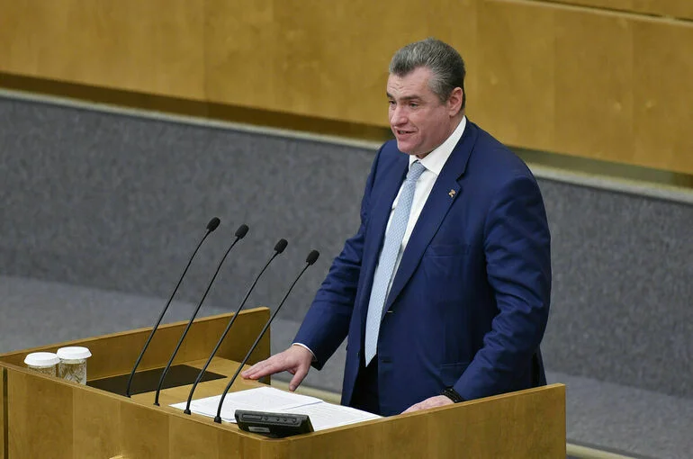 Слуцкий осудил решение ЕС не признавать паспорта РФ у жителей новых регионов