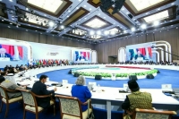 Путин: Россия делает все для создания системы равной и неделимой безопасности