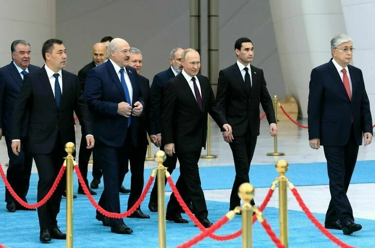 Путин пригласил Алиева и Пашиняна провести переговоры в России