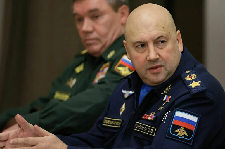 Суровикин сообщил о подготовке Киевом ракетного удара по плотине Каховской ГЭС