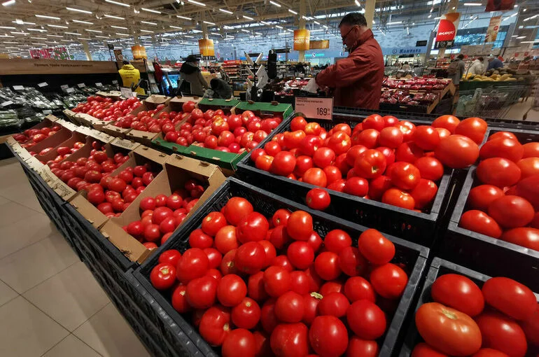 В России за неделю подорожали помидоры, бананы, огурцы и капуста