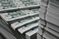 Кабмин распорядился выделить 1 трлн рублей на покрытие дефицита бюджета    