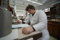 Работников фармпредприятий хотят забронировать на время мобилизации