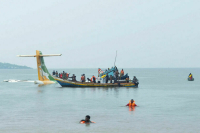 СМИ: В Танзании при падении самолета погибли 19 человек