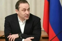 Свищев: Государственный флаг постоянно должен быть вывешен на зданиях детсадов и вузов