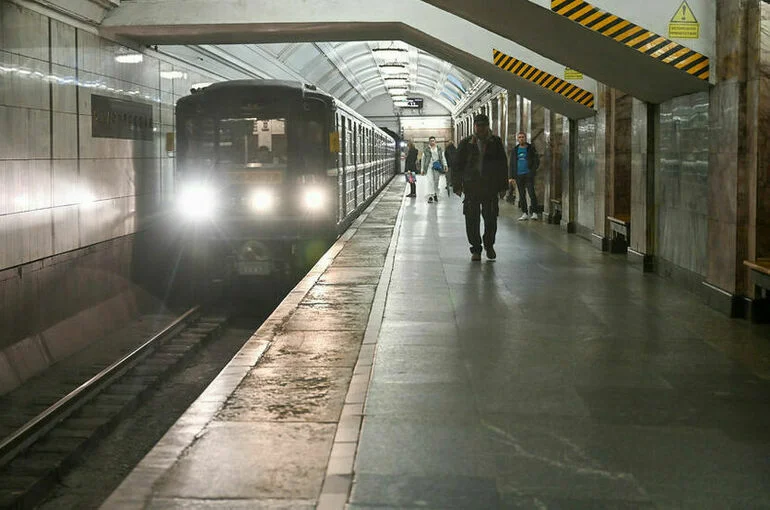 Контролерам разрешат проверять документы у льготников на станциях метро
