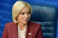 Казакова указала на важность ношения формы в школах