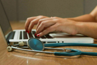 Психиатры смогут лечить пациентов онлайн