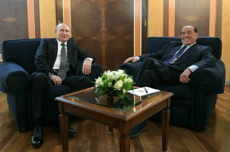 В Кремле оценили идею Берлускони &laquo;заманить&raquo; Путина на переговоры