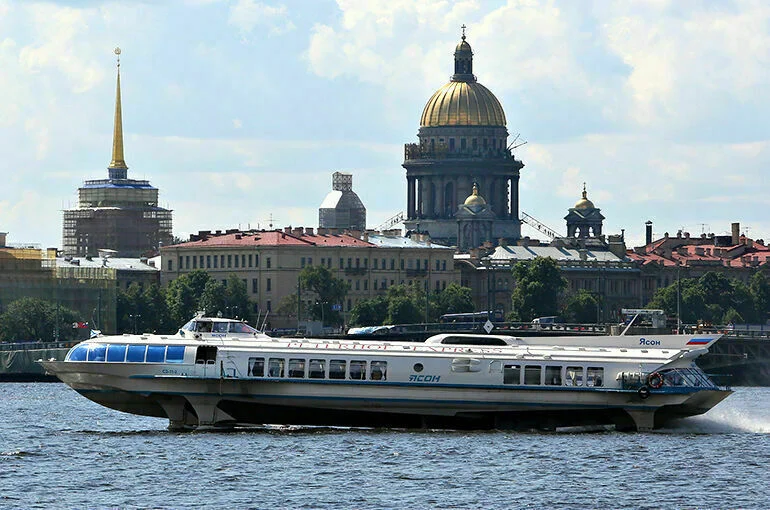 В Петербурге за сезон навигации 2022 года перевезли более 3,5 млн пассажиров