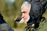 Военным пенсионерам, возобновившим службу, предложили сохранить высокие пенсии