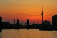 СМИ: В Берлине группа людей с флагом Украины напала на прохожих из-за русской речи