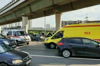 Один человек погиб в ДТП с тремя иномарками на МКАД