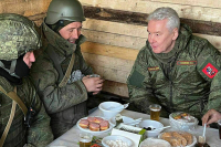 Собянин сфотографировался в зоне специальной военной операции