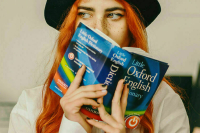 Оксфордский словарь назвал слово 2022 года