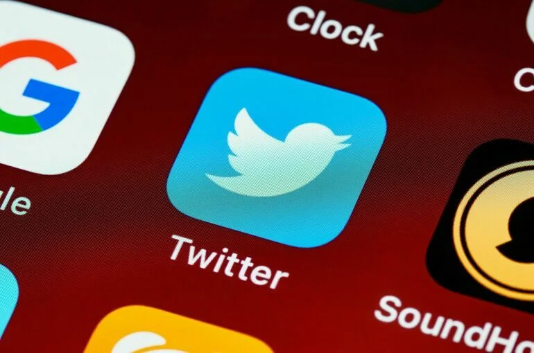 «Новые люди» предложили разблокировать Twitter