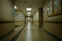 «Коронавирусный порядок» работы больниц предложили продлить