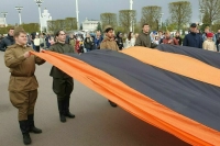 За осквернение георгиевской ленты предлагают сажать в тюрьму