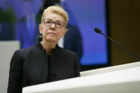Сенатор Мизулина призвала защитить права эмбрионов в пробирке