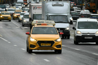 Ответственность водителей такси предложили застраховать