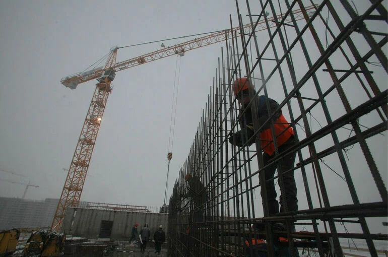 В Подмосковье десять человек пострадали при обрушении строительных лесов