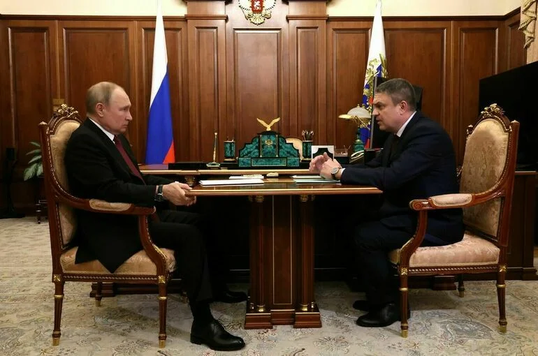 Путин заявил о сложной ситуации в ЛНР