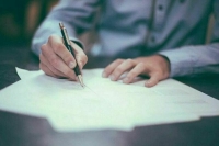 Госслужащим с двойным гражданством дали срок до августа 2024 года  