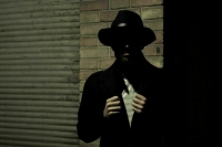 В Совфеде призвали бороться с вербовкой зарубежными спецслужбами уехавших россиян 