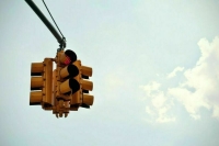 В городах смогут создавать умные остановки и светофоры с помощью концессий