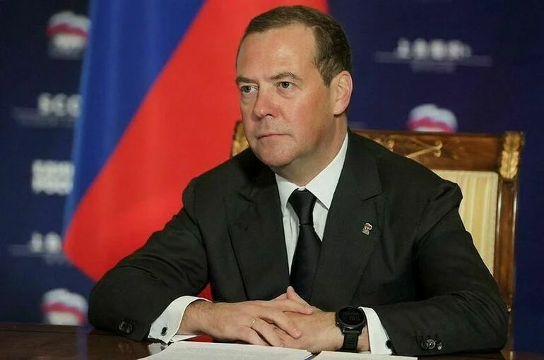 Медведев назвал уходящий год сложным, грозным и драматичным