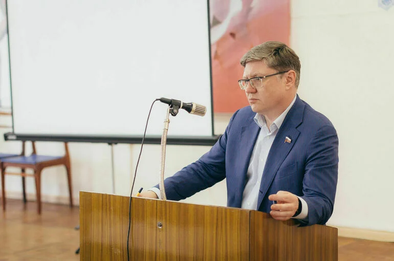 Исаев рассказал о планах запретить уехавшим за границу становиться самозанятыми
