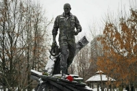 В Москве открыли памятник бывшему главе МЧС Евгению Зиничеву