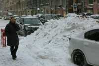 Глыба льда упала на голову генерала МЧС на западе Москвы