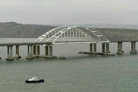 Длина пробки перед Крымским мостом превысила пять километров