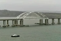 Длина пробки перед Крымским мостом превысила пять километров