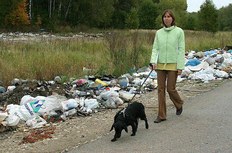 Штраф прилетит за выброшенный водителем мусор