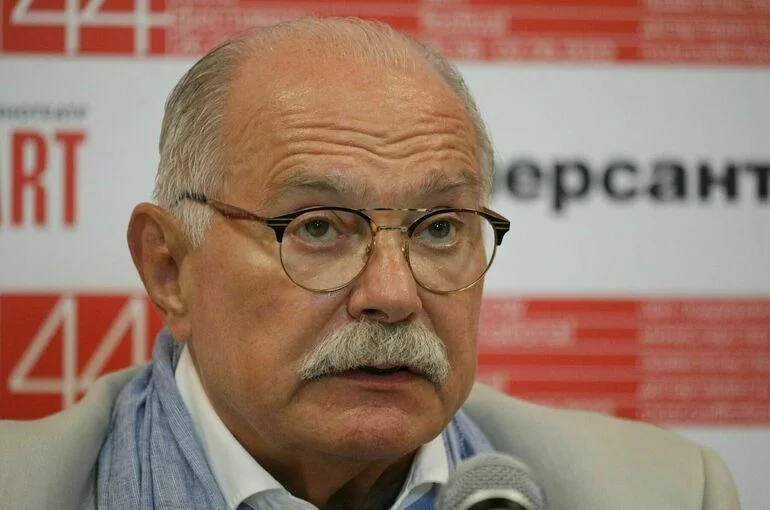 Песков сообщил, что Путину докладывают о состоянии здоровья Михалкова