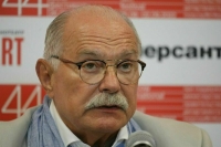 Песков сообщил, что Путину докладывают о состоянии здоровья Михалкова