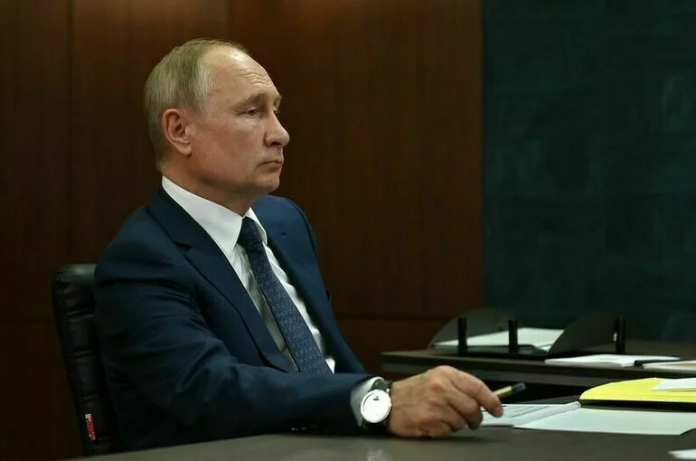 Путин поручил оперативно решать самые острые вопросы в новых регионах РФ