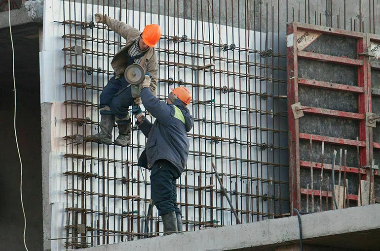 В ЛНР за год восстановили 650 многоквартирных домов
