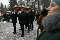 Инну Чурикову похоронили на Новодевичьем кладбище