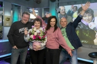 Слушательница «Авторадио» получила ключи от новой квартиры в Москве