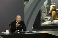 Путин призвал передавать память о блокаде Ленинграда будущим поколениям