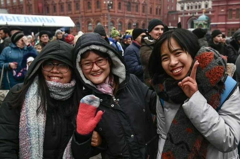 Китай возобновит поездки туристических групп в Россию с 6 февраля