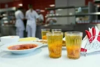 Детей в школе предложили кормить органическими продуктами