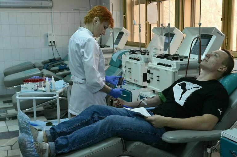 Должников не допустят к работе с донорской кровью