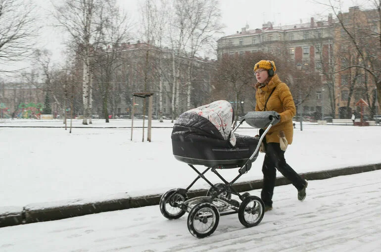 В Соцфонде объяснили, когда первый раз придет единое пособие на ребенка