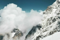 Восемь россиян пострадали при сходе лавины в Индии 